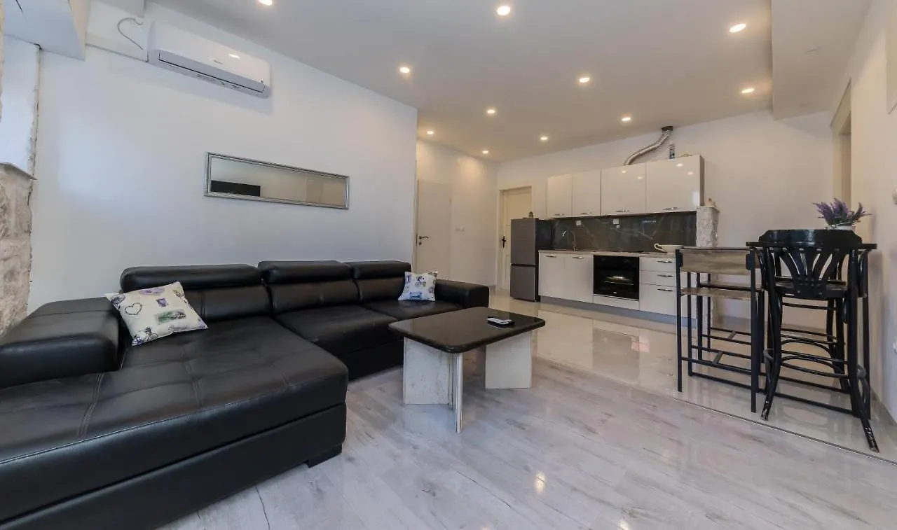 Apartment A2 - Spacious Apt On Seafront With The Sea View Kastela