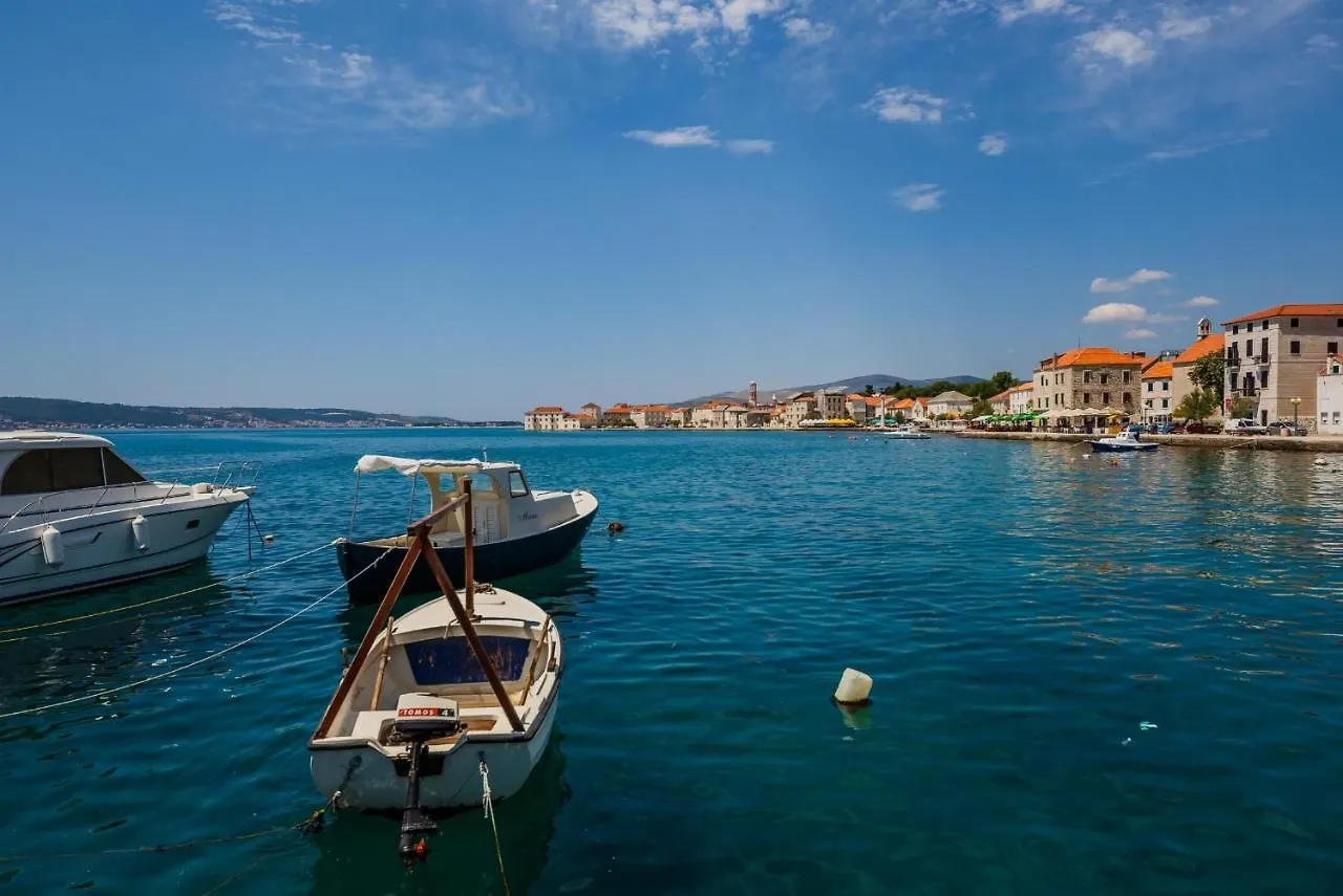 Apartment A2 - Spacious Apt On Seafront With The Sea View Kastela