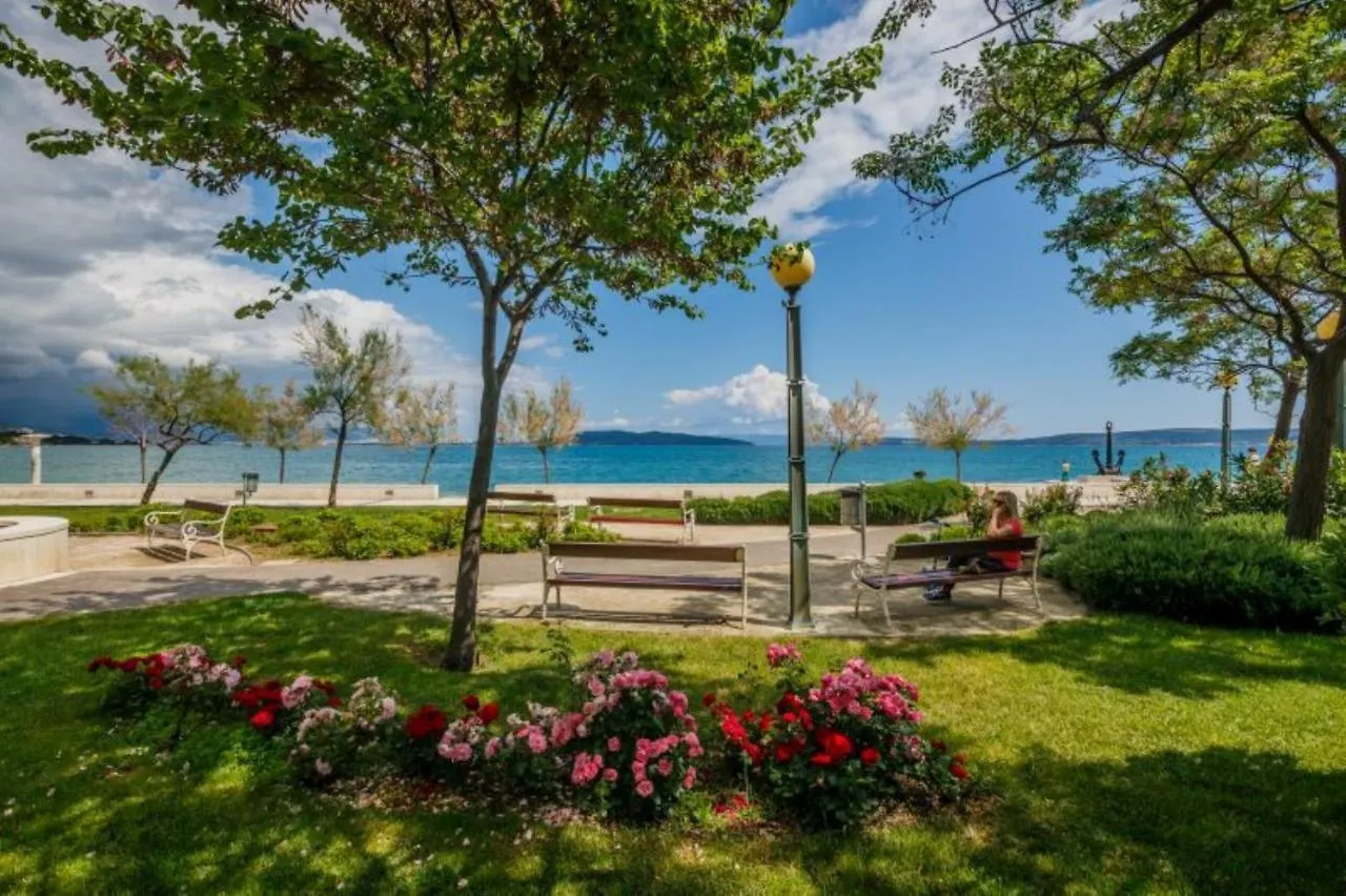 Apartment A2 - Spacious Apt On Seafront With The Sea View Kastela