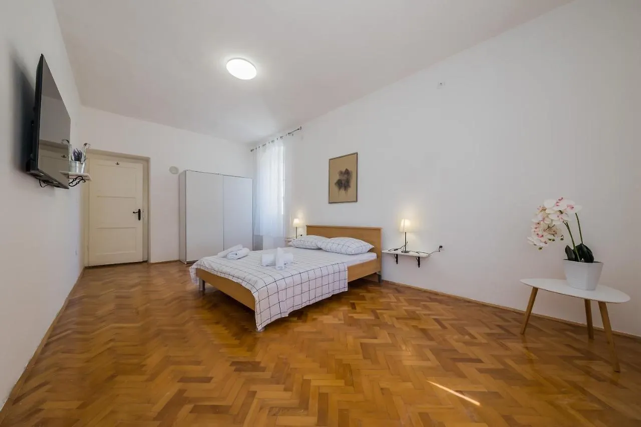 A2 - Spacious Apt On Seafront With The Sea View Kastela 0*,