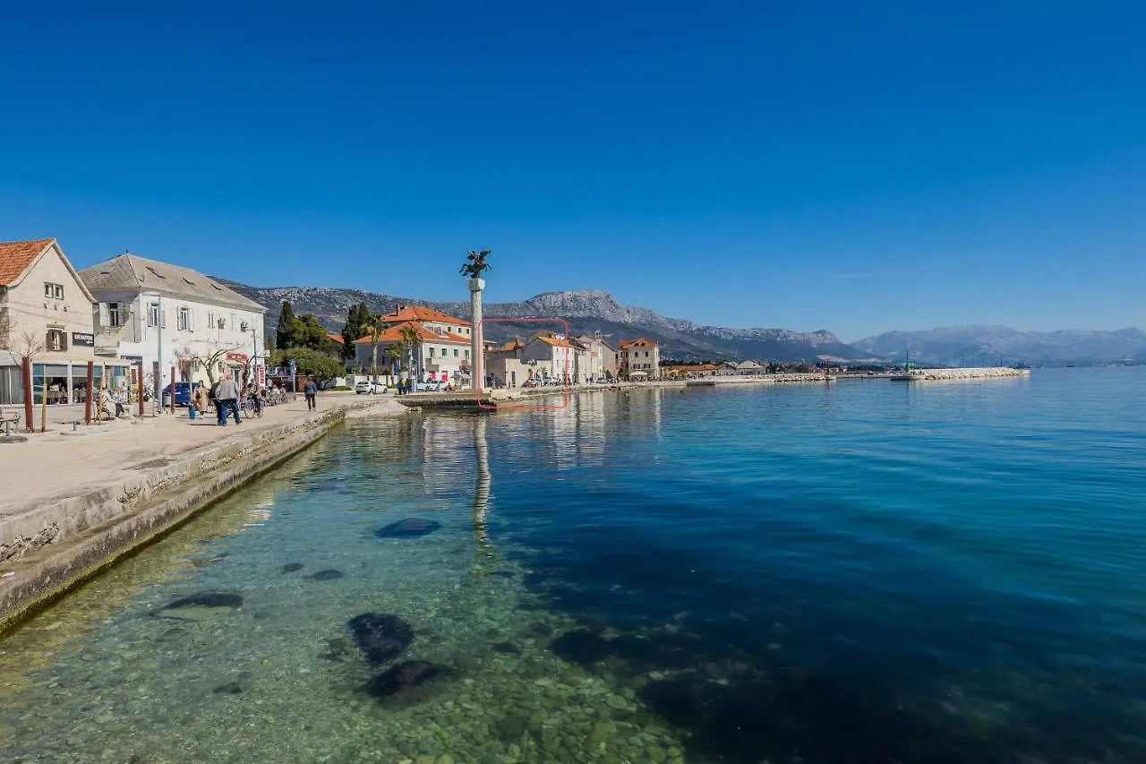 A2 - Spacious Apt On Seafront With The Sea View Kastela Apartment