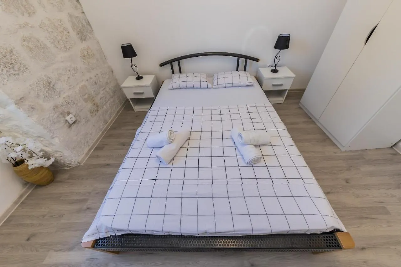 Apartment A2 - Spacious Apt On Seafront With The Sea View Kastela